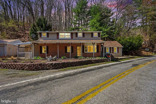 $325,000 | 6381 Glatfelters Station Road, Seven Valleys, PA 17360