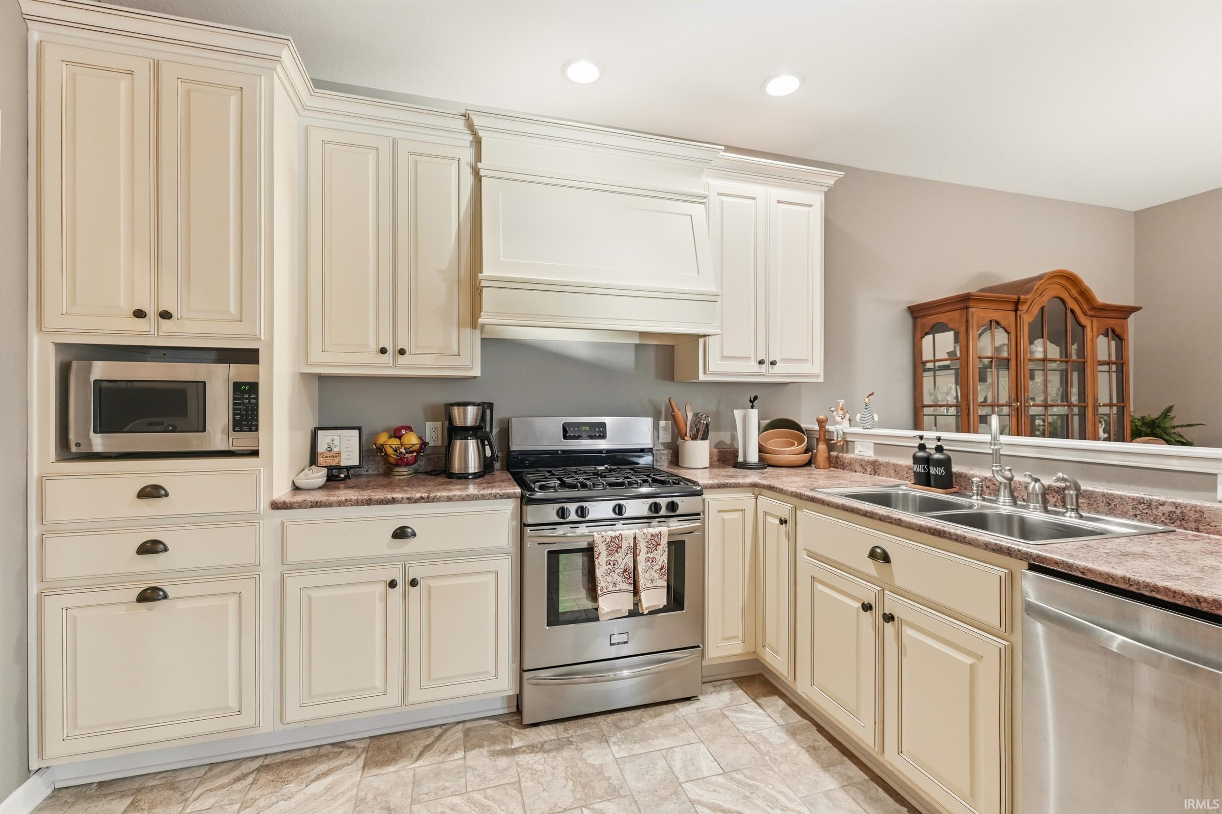 4221 Fieldbrook Pass Fort Wayne, IN 46815 - Photo 17 of 36