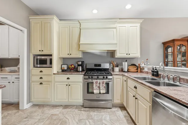 $272,500 | 4221 Fieldbrook Pass, Fort Wayne, IN 46815