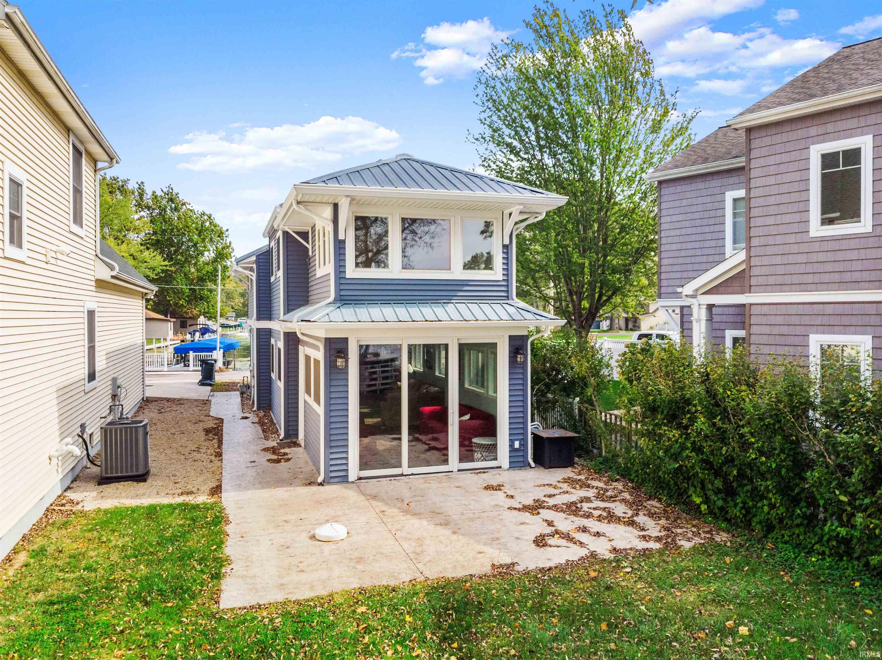 8081 Rosella Street Syracuse, IN 46567 - Photo 1 of 21