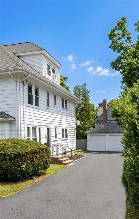 12 Hammondswood Road, Unit 1 Chestnut Hill, MA 02467 - Photo 3 of 12