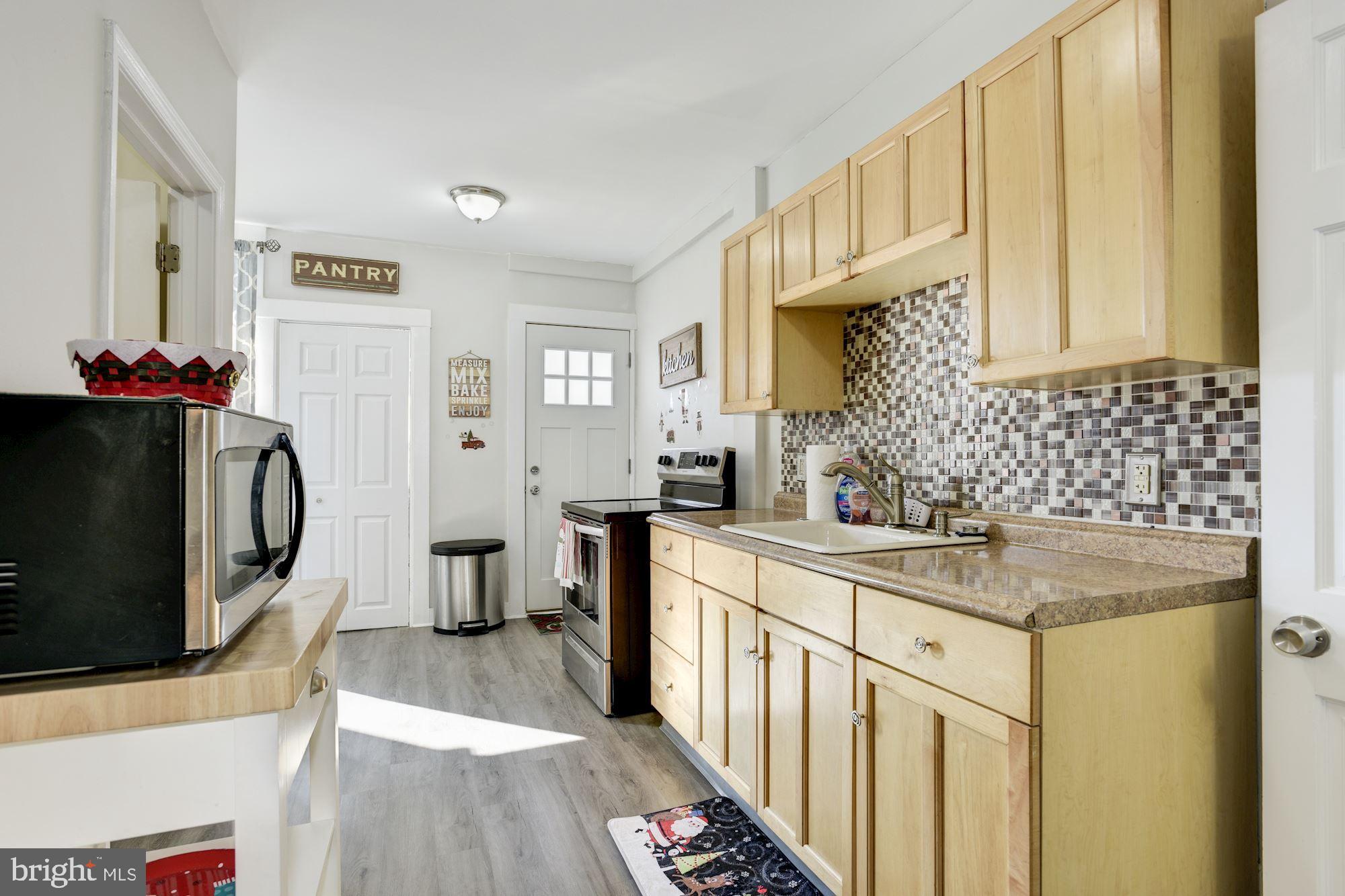 4016 Falls Road Baltimore, MD 21211 - Photo 4 of 33 kitchen