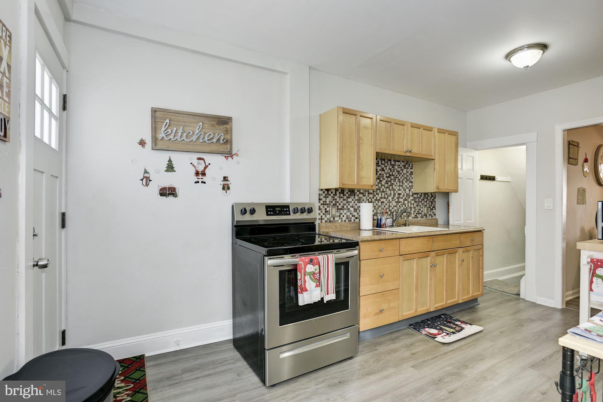 4016 Falls Road Baltimore, MD 21211 - Photo 6 of 33 kitchen