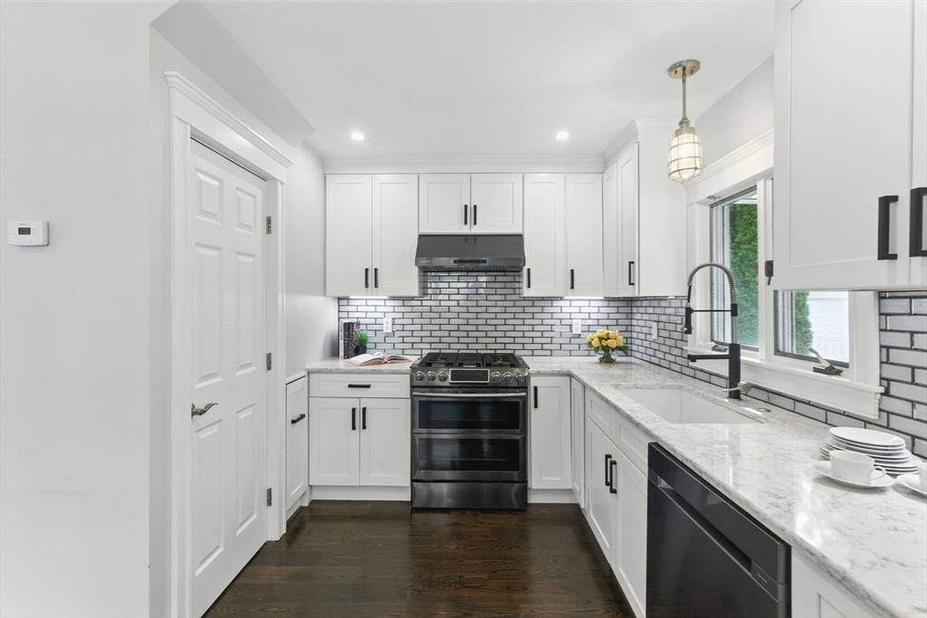 9 Rustic Road Stoneham, MA 02180 - Photo 12 of 33 Gallery Image 12