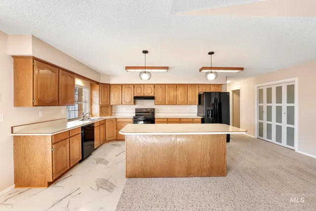 $520,000 | 360 East Main Street, Hagerman, ID 83332