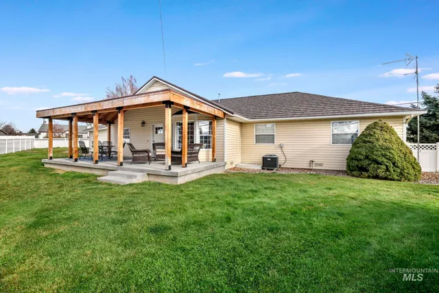 $520,000 | 360 East Main Street, Hagerman, ID 83332