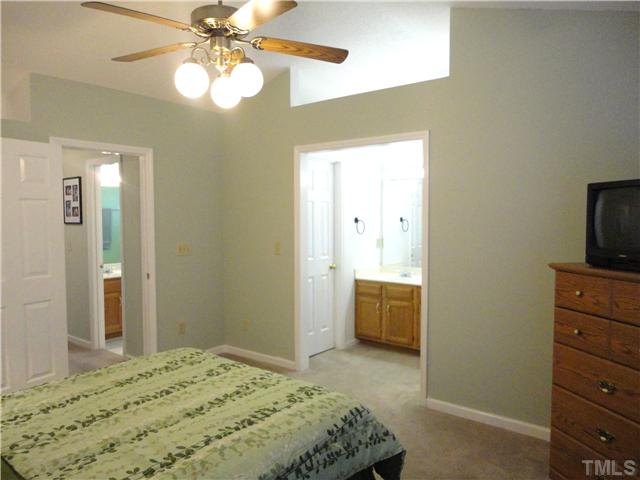 3624 Epperly Court Raleigh, NC 27616 - Photo 12 of 25 Gallery Image 12
