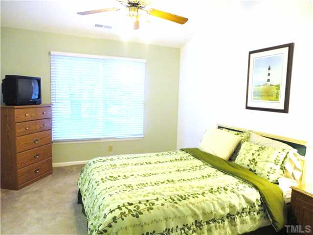 3624 Epperly Court Raleigh, NC 27616 - Photo 9 of 25 Gallery Image 9