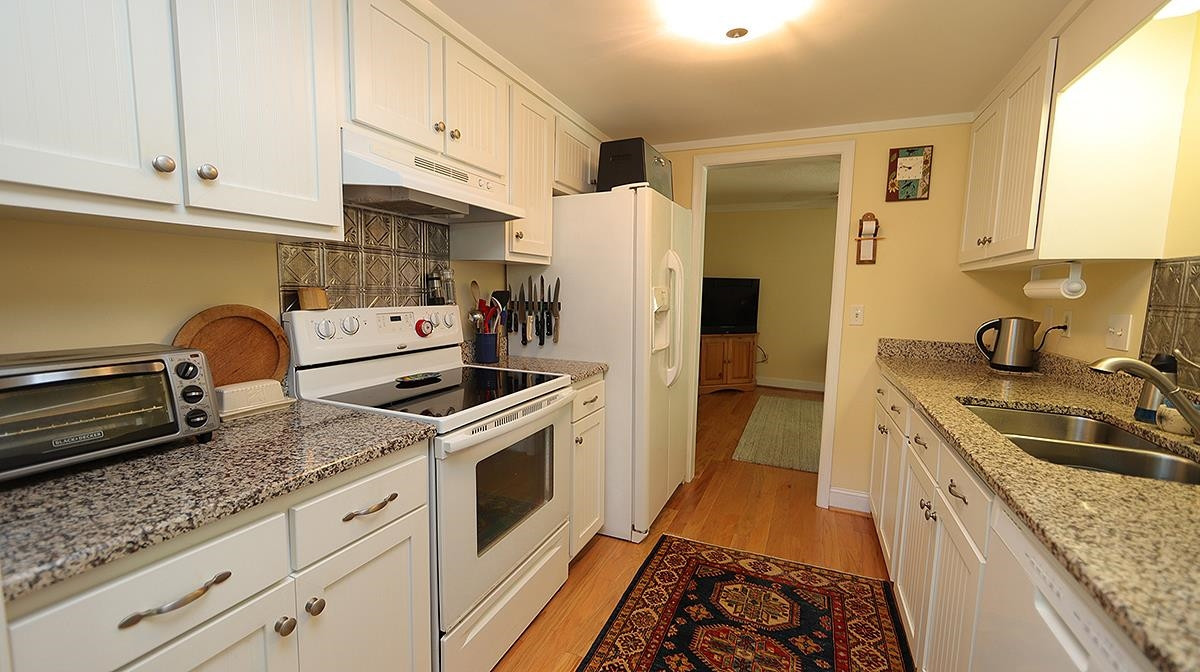 3137 Morningside Drive Raleigh, NC 27607 - Photo 4 of 15 Photo 4