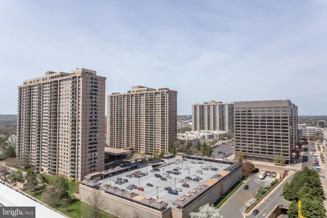 $450,000 | 3713 South George Mason Drive, Unit 1102, Falls Church, VA 22041