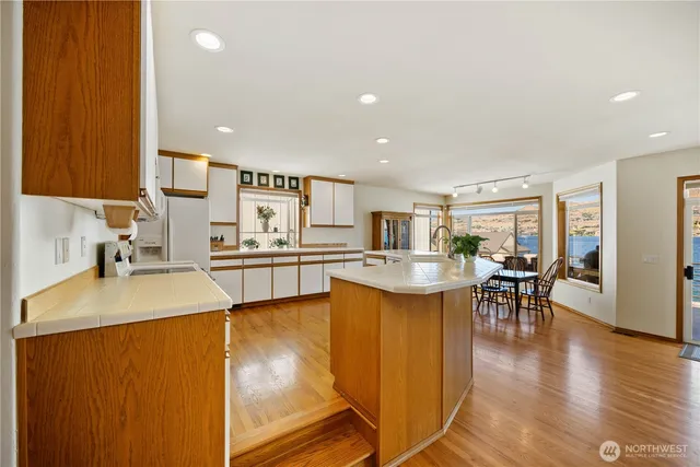 $2,750,000 | 2031 West Terrace Avenue, Chelan, WA 98816