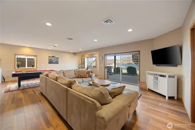 $2,750,000 | 2031 West Terrace Avenue, Chelan, WA 98816