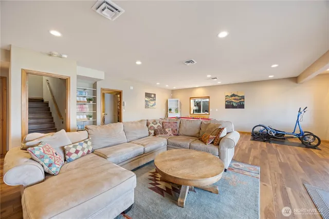 $2,750,000 | 2031 West Terrace Avenue, Chelan, WA 98816