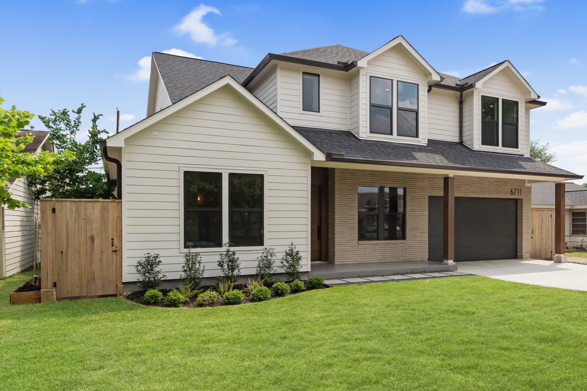 6711 Housman Houston, TX 77055 - Photo 49 of 49 Wide, welcoming, and unforgettable — modern lines and Spring Branch charm meet at 6711 Housman.