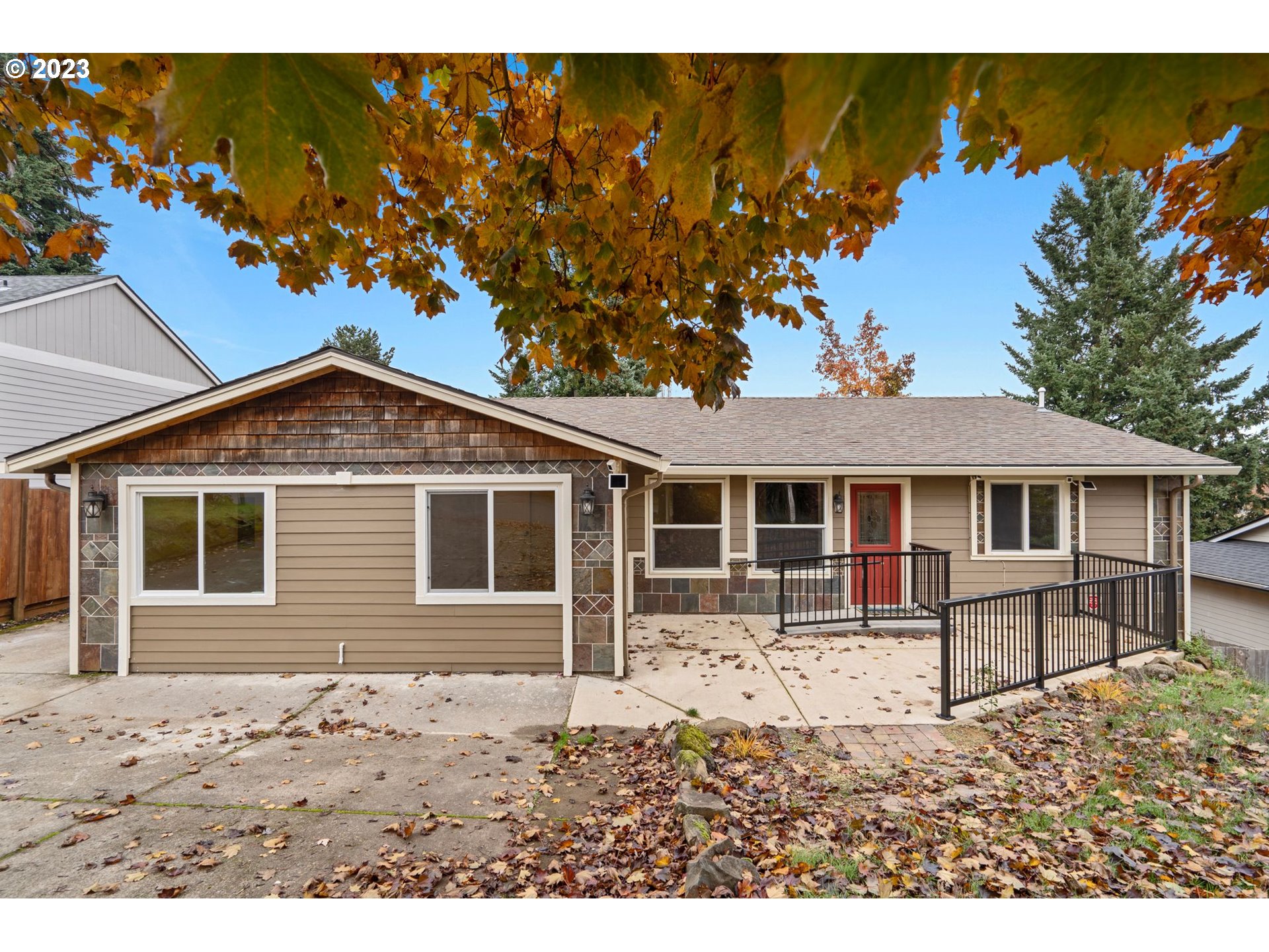 1635 Davis Road South Salem, OR 97306 - Photo 1 of 46 a front view of a house with a garden