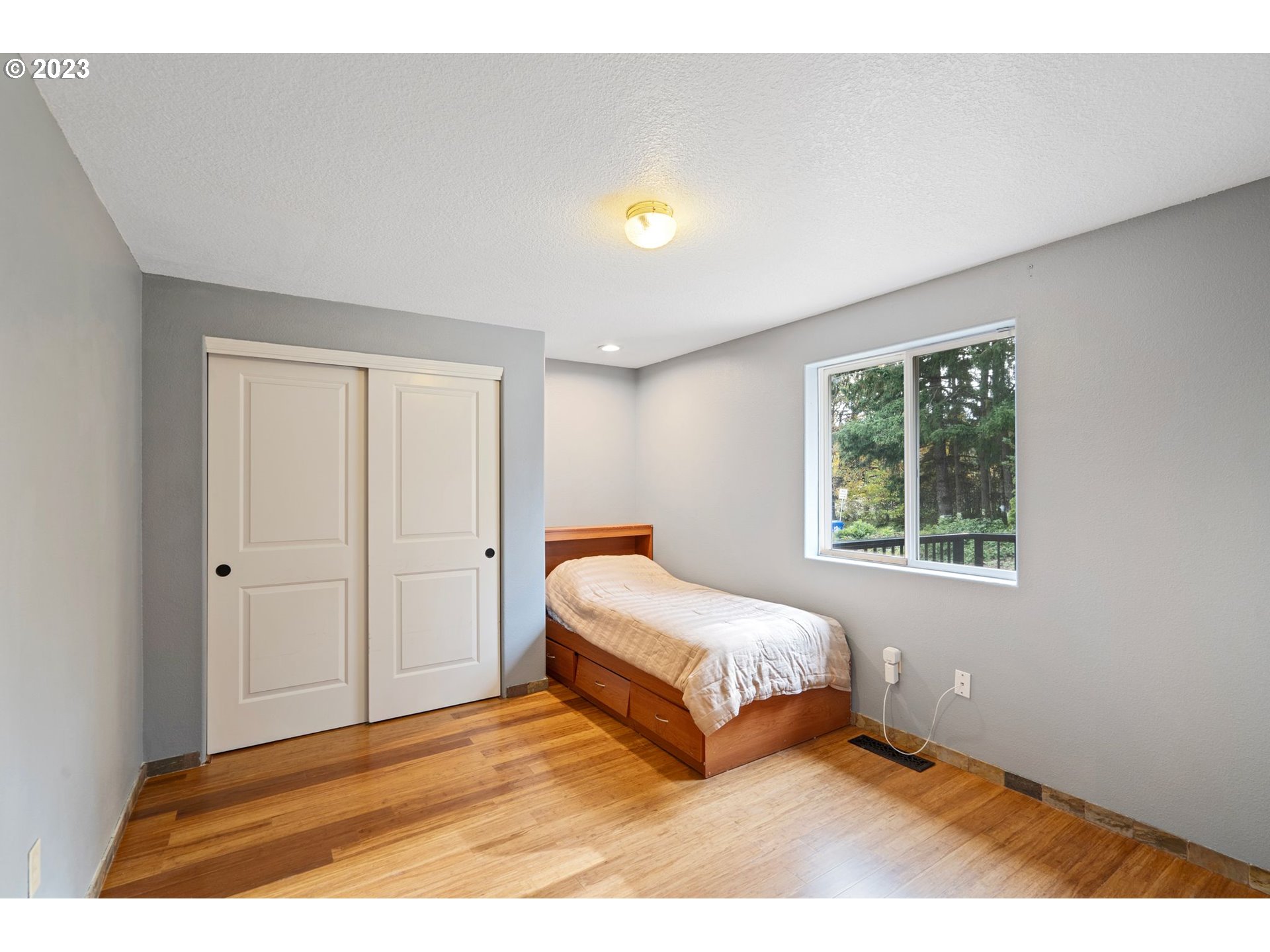1635 Davis Road South Salem, OR 97306 - Photo 15 of 46 a bedroom with a bed and a window