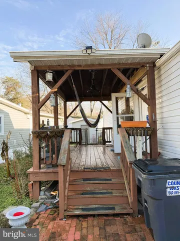 a view of outdoor space yard deck and patio