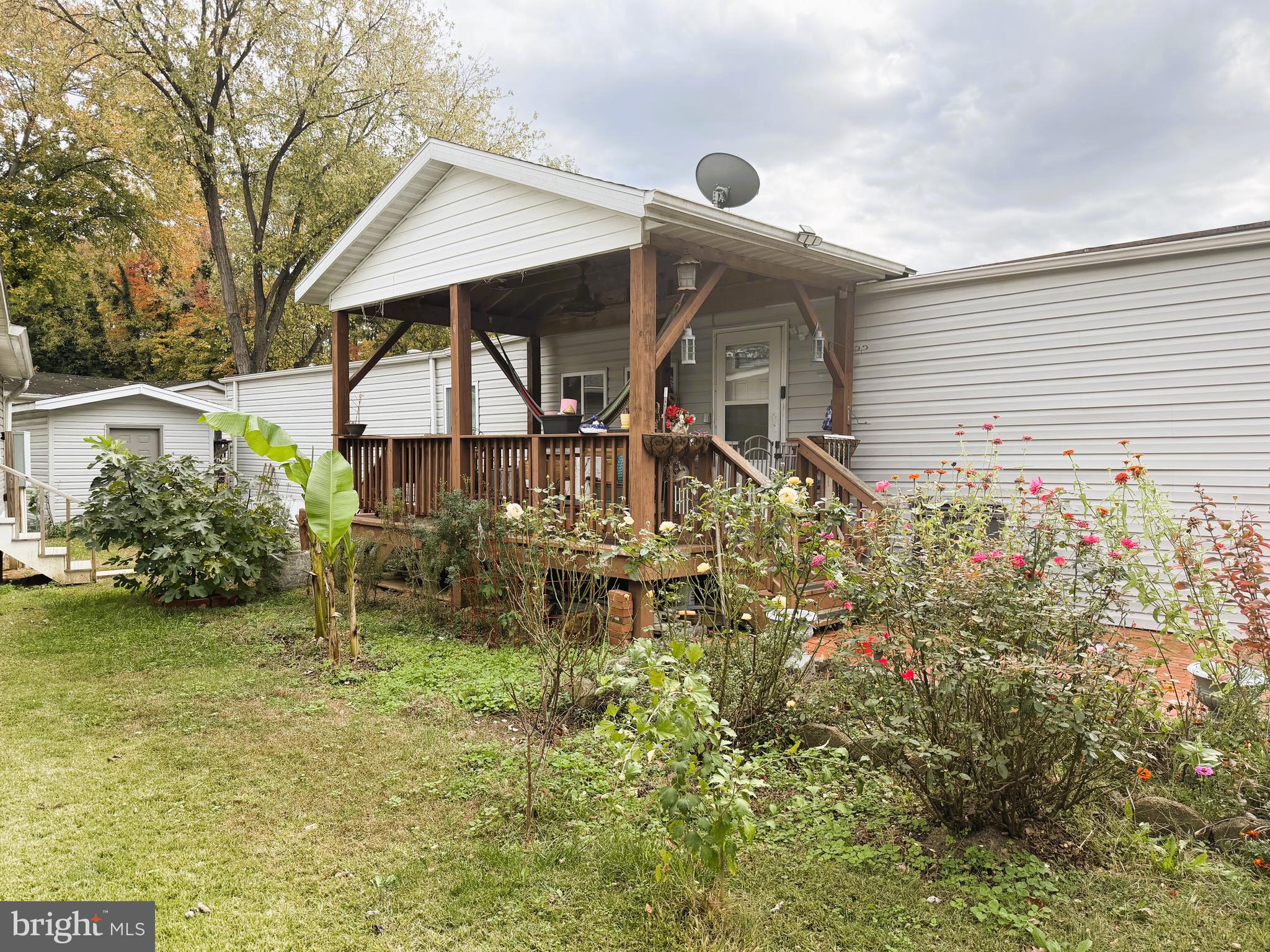31 Courage Lane Stafford, VA 22554 - Photo 13 of 14 a house view with a garden space