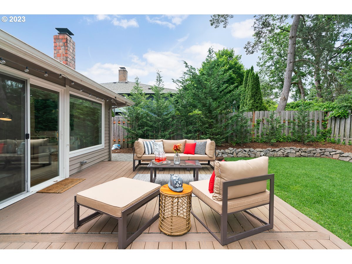 14720 Southwest Glenbrook Road Beaverton, OR 97007 - Photo 31 of 43 a outdoor living space with furniture and garden view