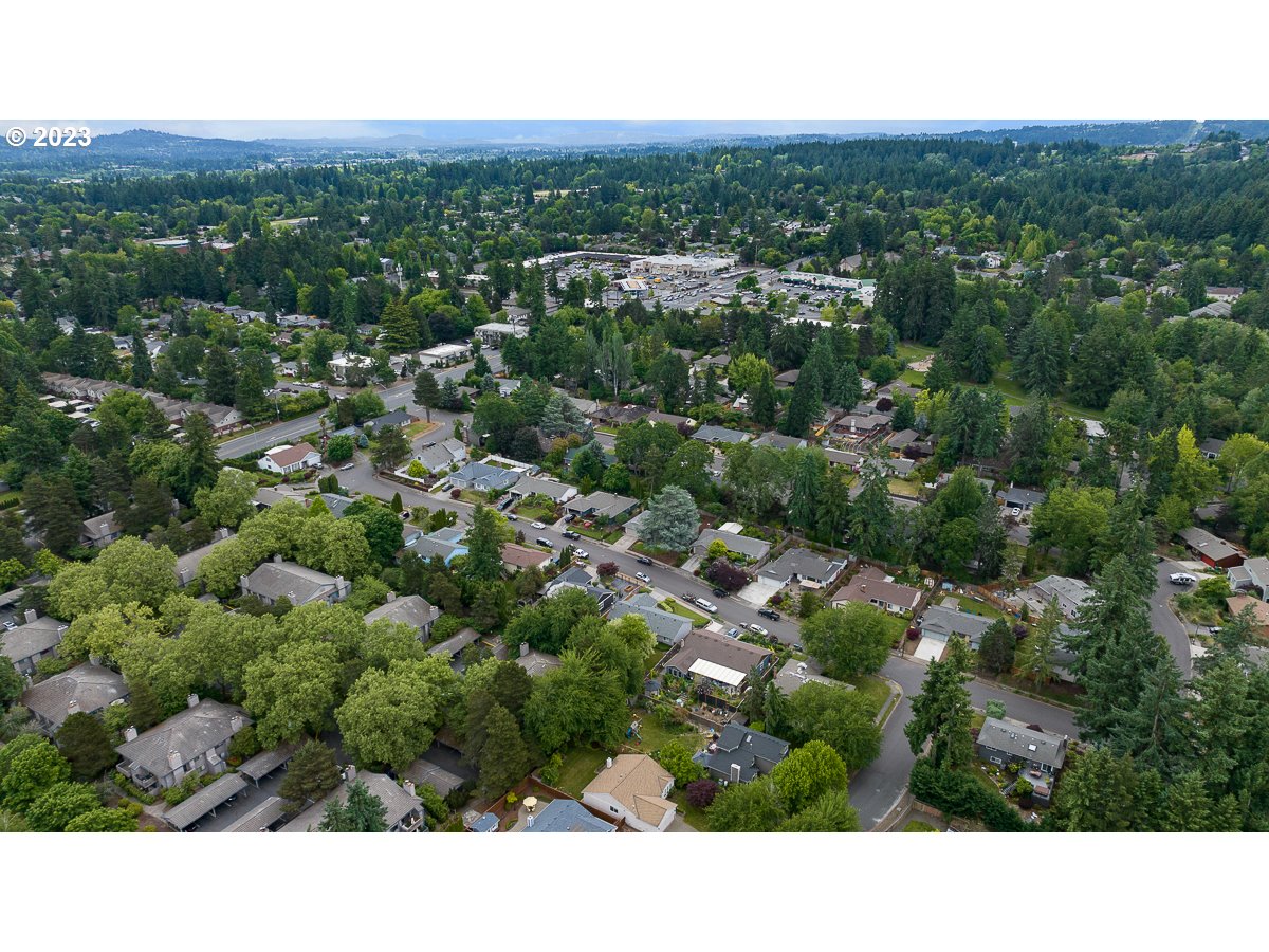 14720 Southwest Glenbrook Road Beaverton, OR 97007 - Photo 41 of 43 a view of a city