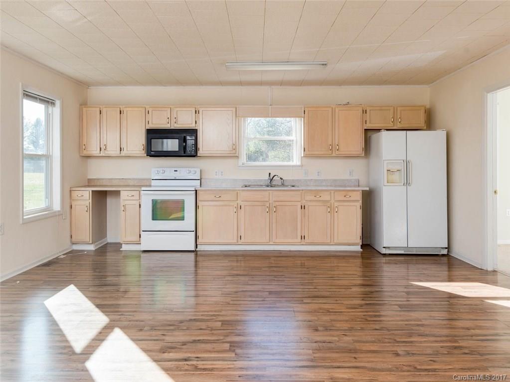 733 Jenkins Valley Road Alexander, NC 28701 - Photo 10 of 24 Gallery Image 10
