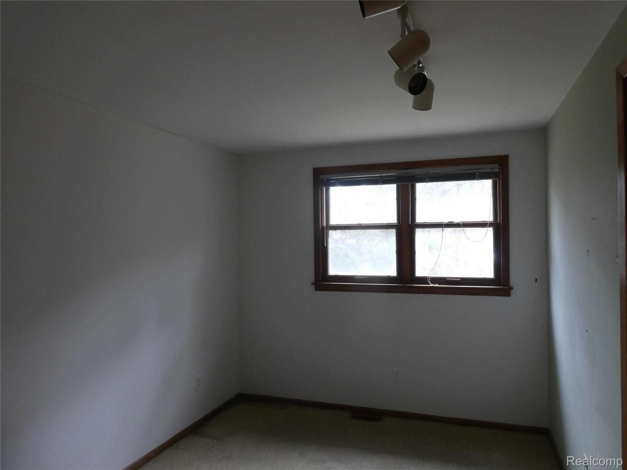 91 North Lake George Road Attica, MI 48412 - Photo 14 of 20 P1190777.JPG