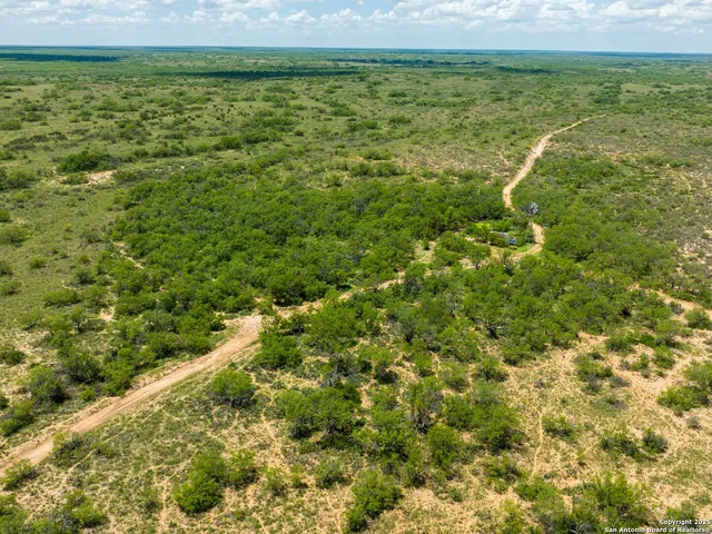 $8,000,000 | 200-236 Fm 3252, Catarina, TX 78836