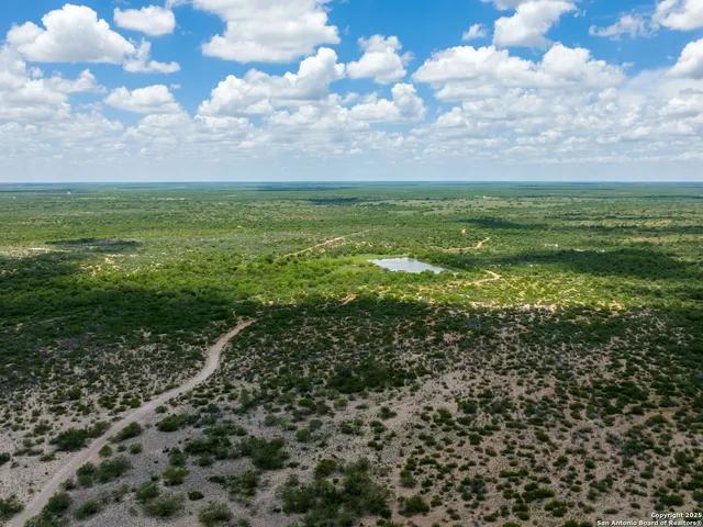 $8,000,000 | 200-236 Fm 3252, Catarina, TX 78836