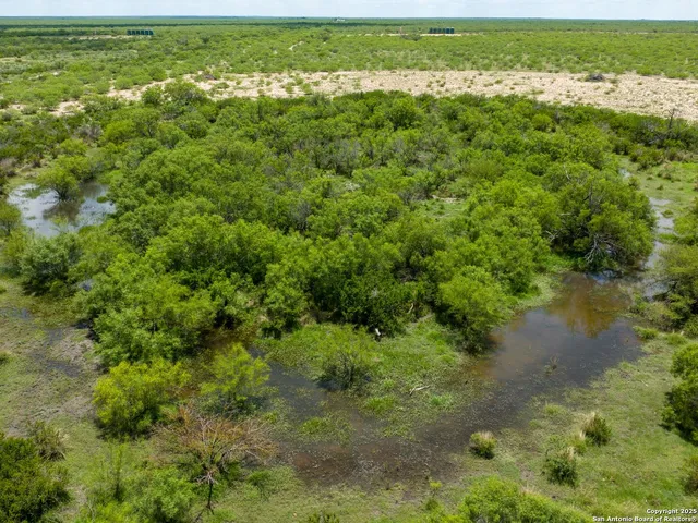 $8,000,000 | 200-236 Fm 3252, Catarina, TX 78836