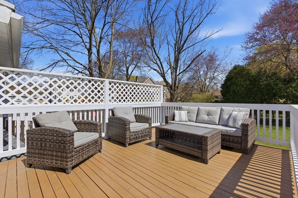 7 Maple Street, Unit 7 Reading, MA 01867 - Photo 34 of 40