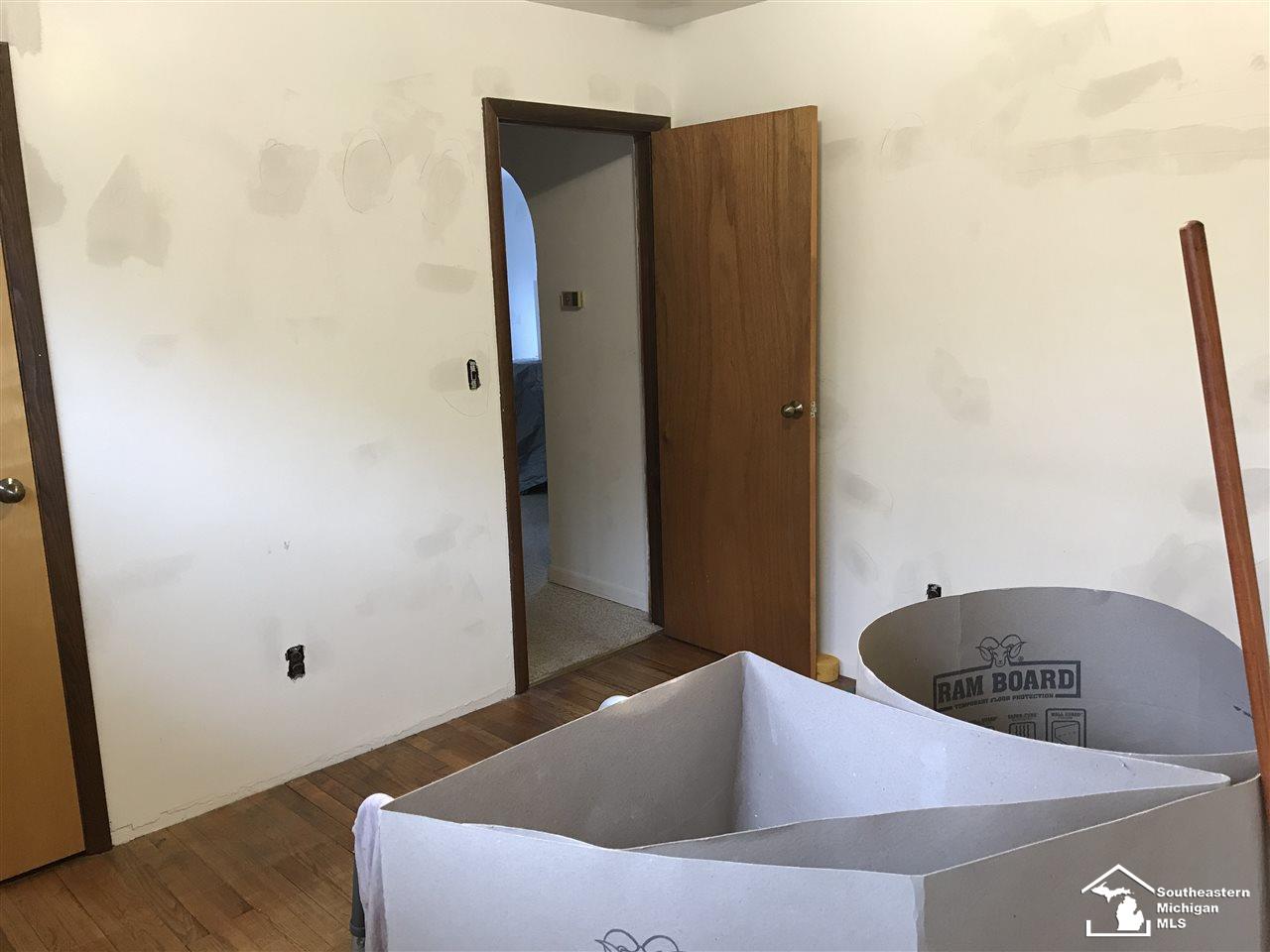 19658 Savage Road Belleville, MI 48111 - Photo 24 of 31 Bedroom 2