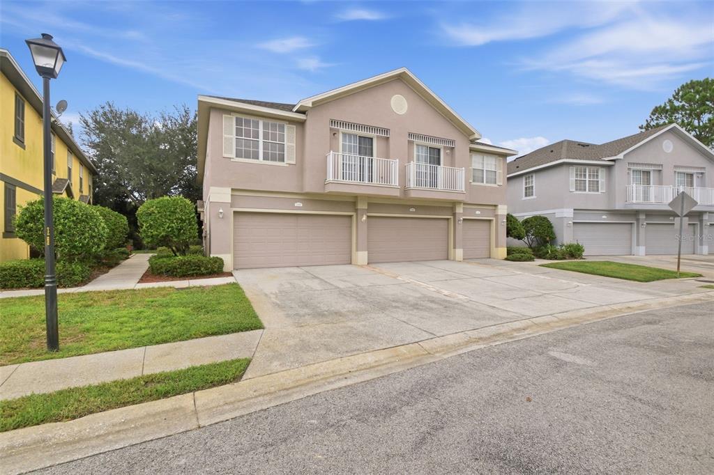27921 Pleasure Ride Loop Wesley Chapel, FL 33544 - Photo 6 of 40 Gallery Image 6