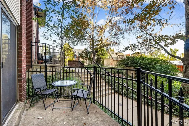 $225,000 | 5381 Pershing Avenue, Unit 104, St. Louis, MO 63112