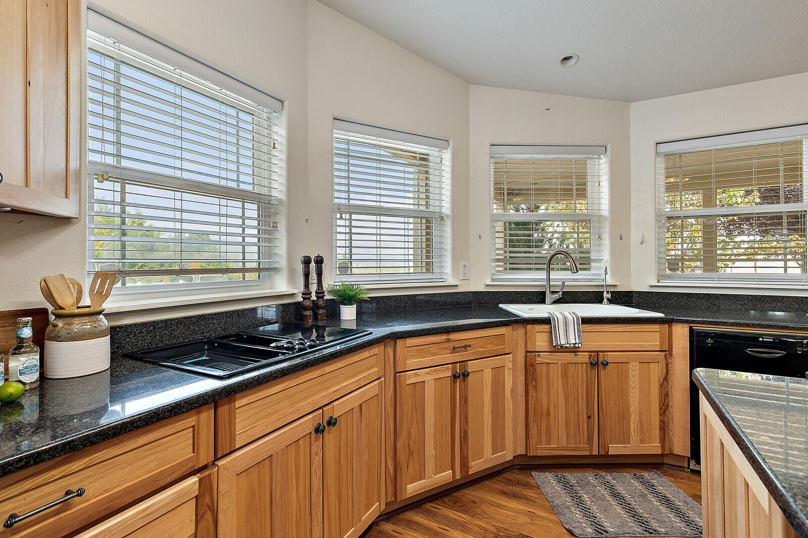 580 Hamilton Road Jacksonville, OR 97530 - Photo 11 of 64 11_HR_11_mls