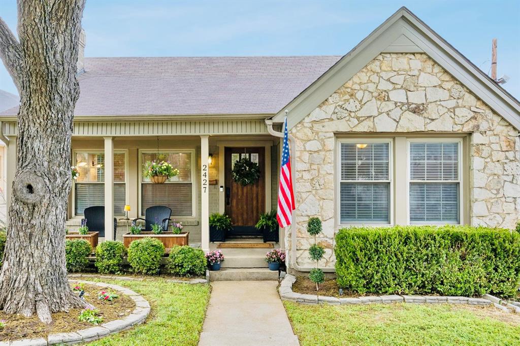 2427 Alco Avenue Dallas, TX 75211 - Photo 1 of 26