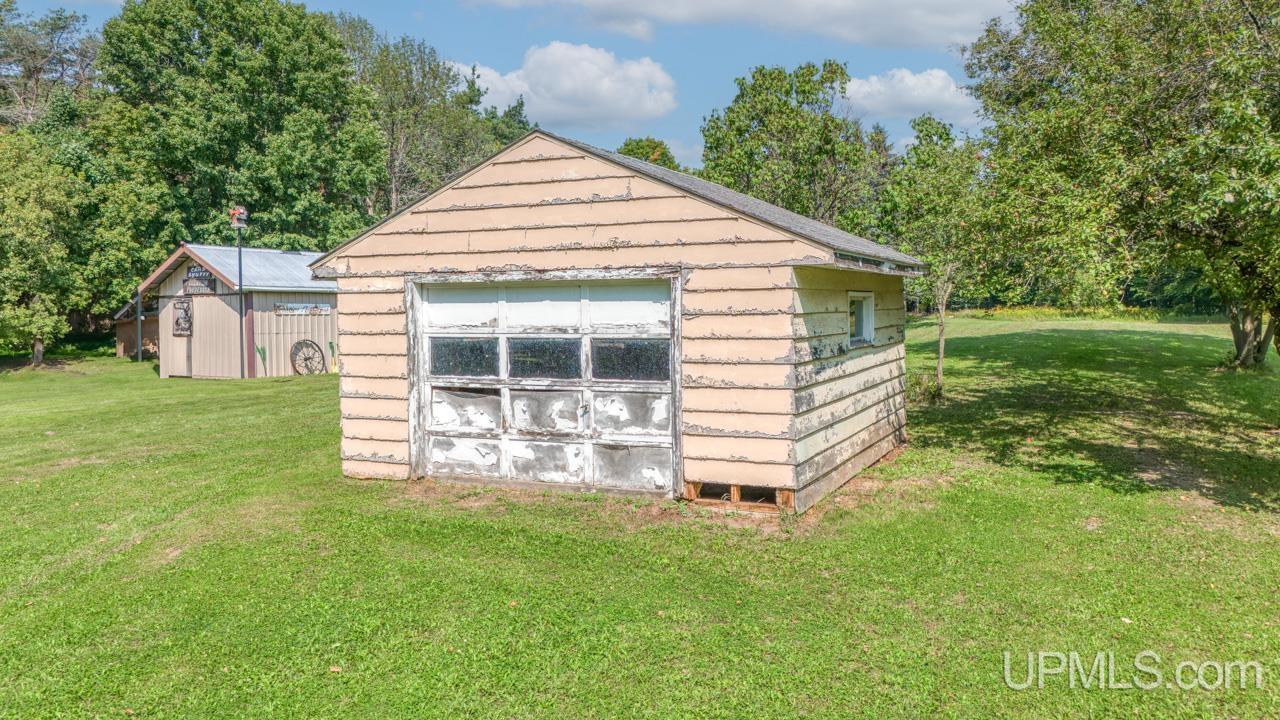 4994 Co Road Gladstone, MI 49837 - Photo 7 of 16