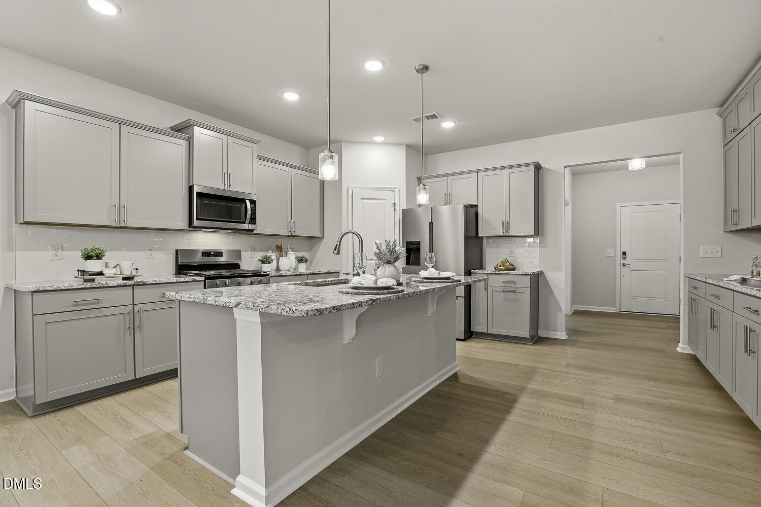 563 Fosterton Cottage Way Raleigh, NC 27603 - Photo 5 of 17 017