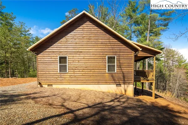 $449,900 | 128 Deer Antler Drive, Purlear, NC 28665