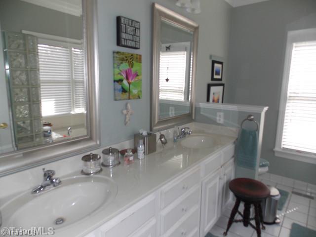 5809 Fleming Terrace Road Greensboro, NC 27410 - Photo 10 of 16 Master Bath/Spa.