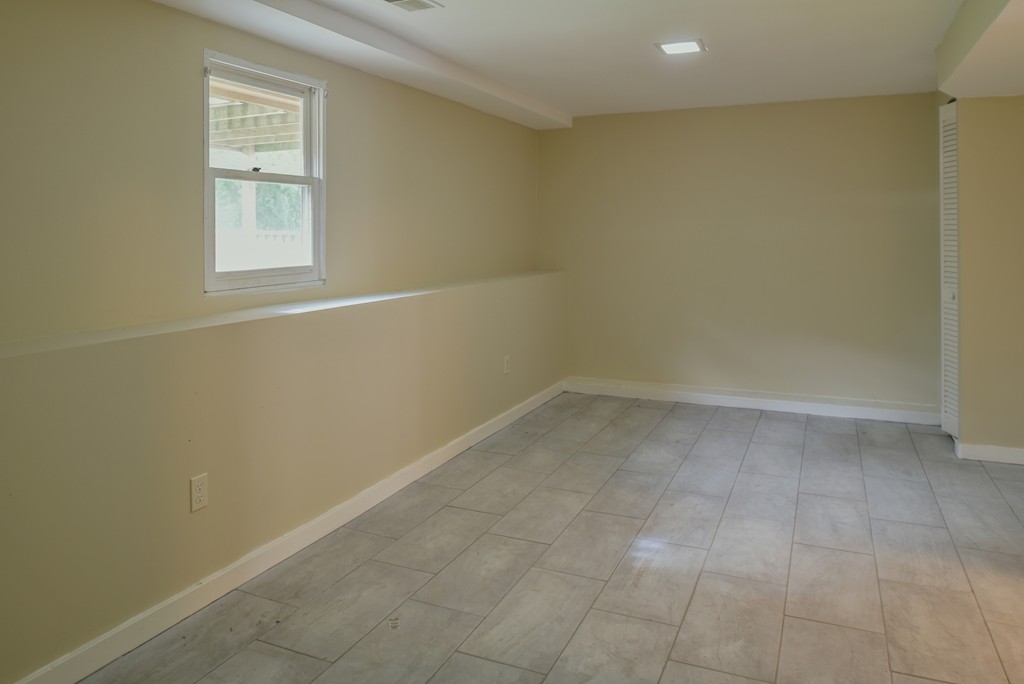 25 Marion Road, Unit B Salem, MA 01970 - Photo 17 of 24