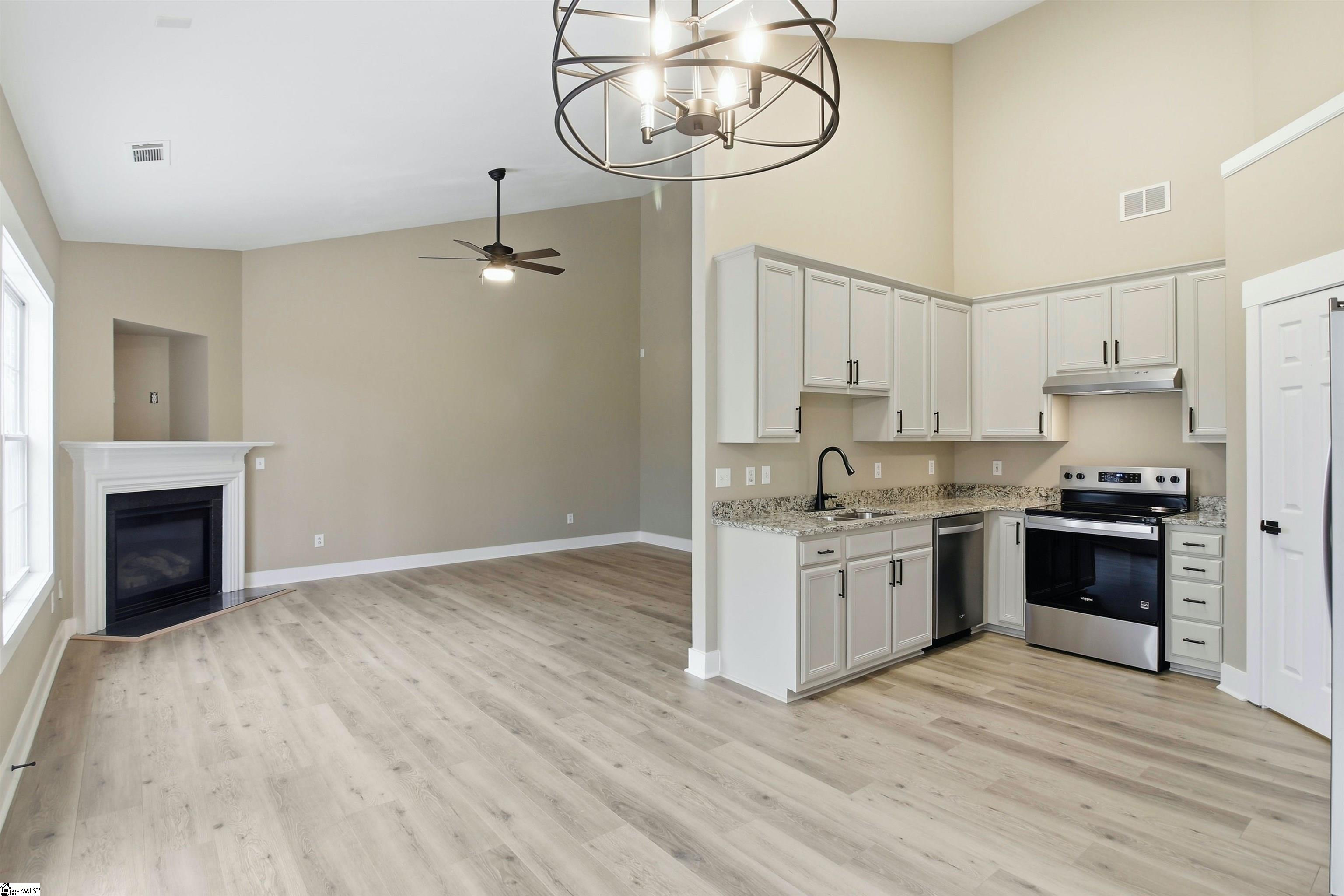 5 Ridgebrook Way Greenville, SC 29605 - Photo 4 of 24 Gallery Image 4