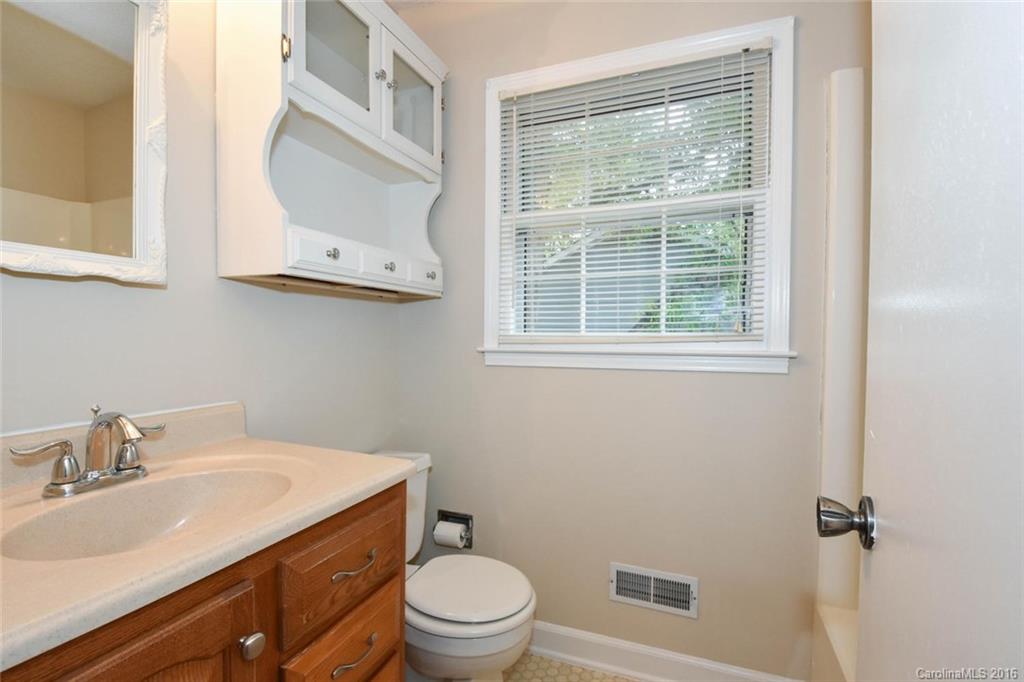11434 Painted Tree Road Charlotte, NC 28226 - Photo 16 of 24 Gallery Image 16