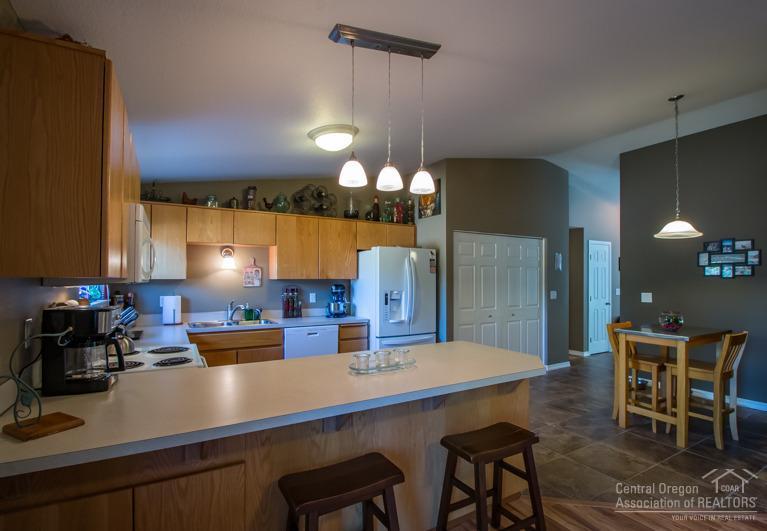 21221 Southwest Gift Road Bend, OR 97703 - Photo 9 of 25 Additional Photo