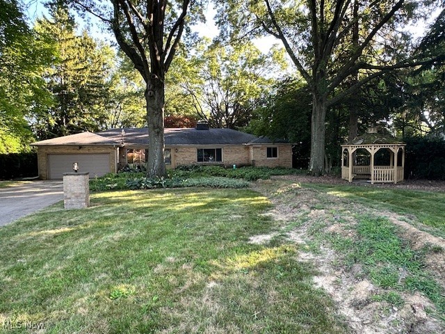 2947 Chamberlain Road Akron, OH 44333 - Photo 2 of 23