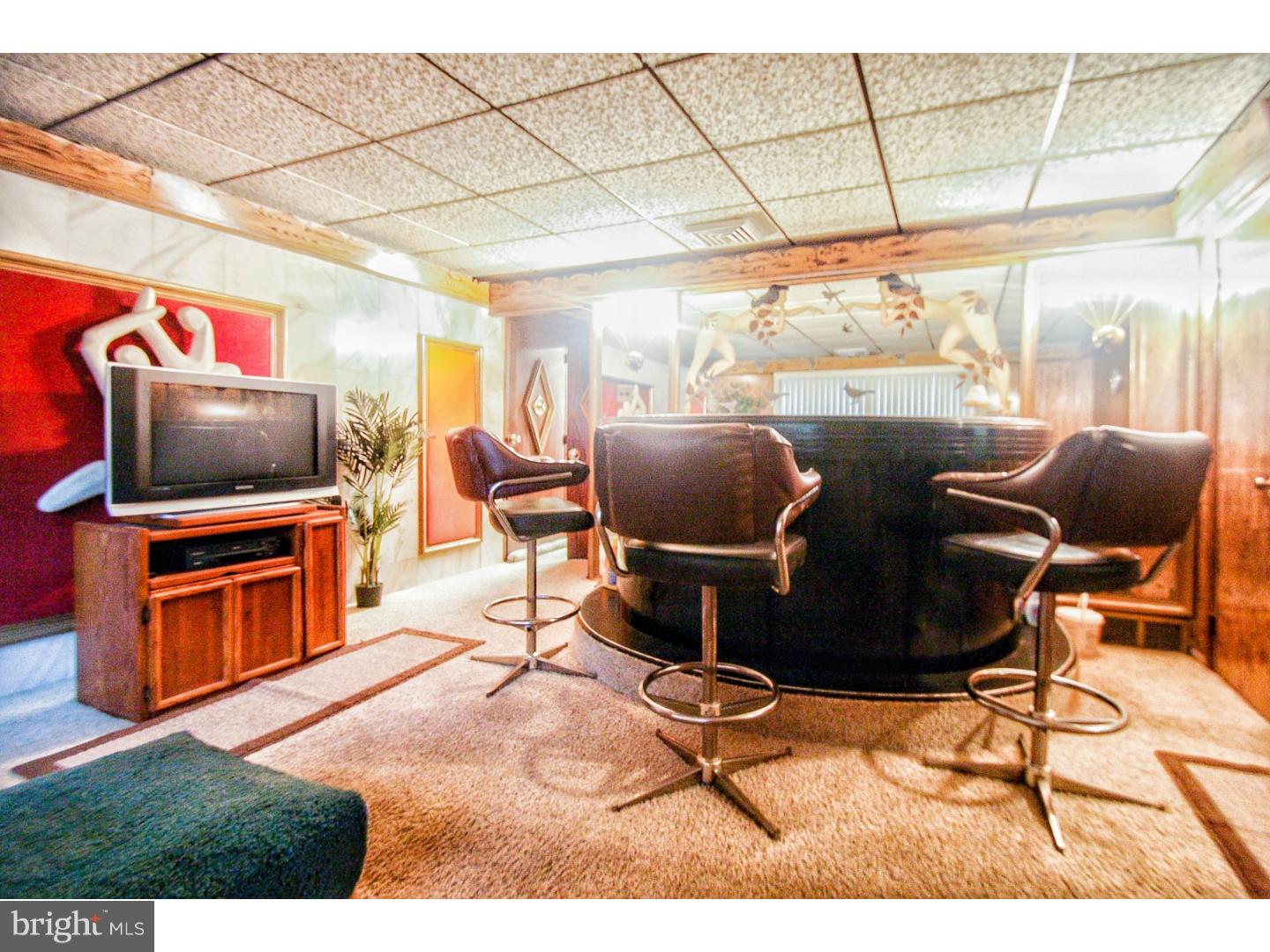 302 Old Farm Road Wyncote, PA 19095 - Photo 12 of 25 Family Room