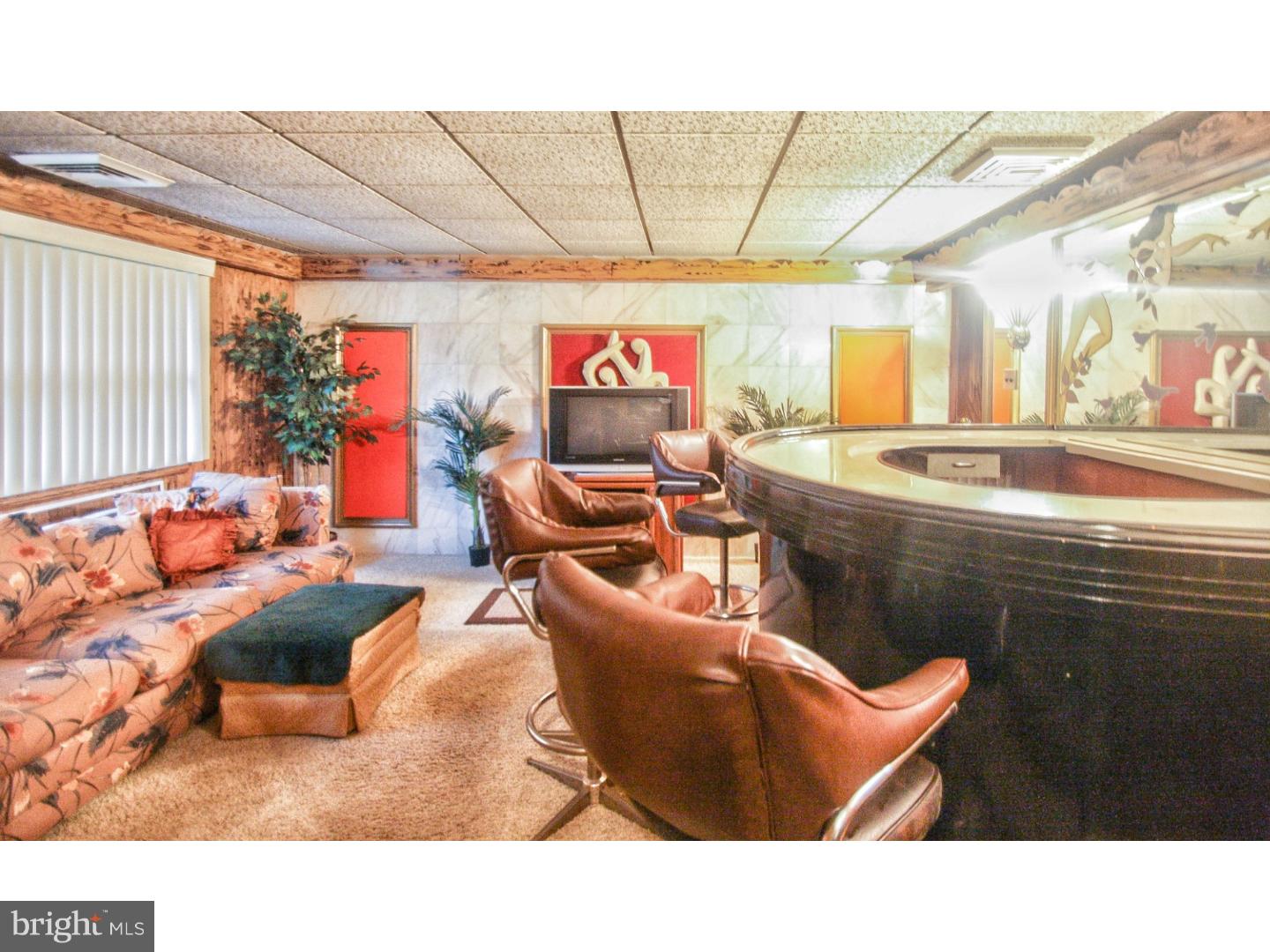 302 Old Farm Road Wyncote, PA 19095 - Photo 13 of 25 Family Room