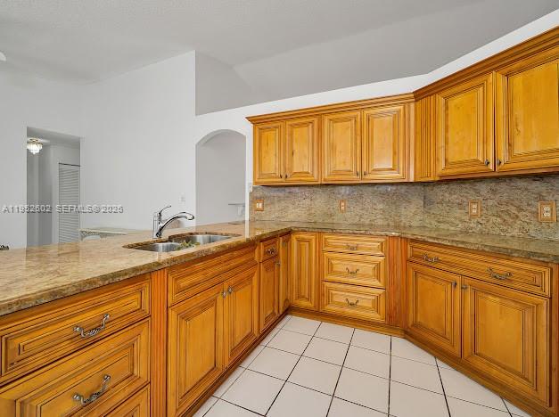 8007 Southwest 157th Place Miami, FL 33193 - Photo 11 of 39