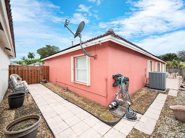 8007 Southwest 157th Place Miami, FL 33193 - Photo 29 of 39