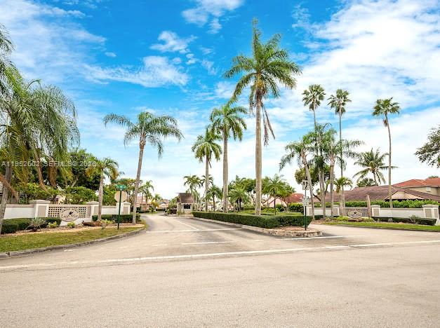 8007 Southwest 157th Place Miami, FL 33193 - Photo 35 of 39