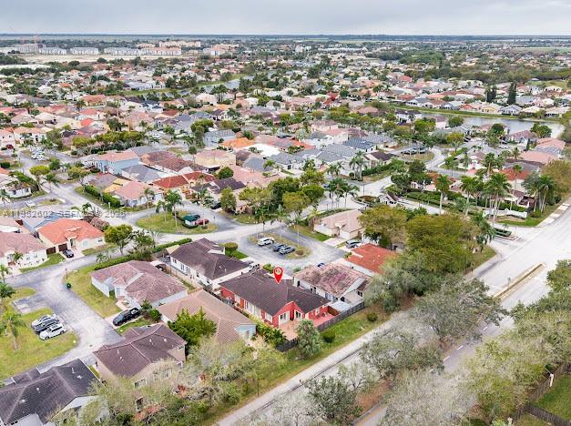 8007 Southwest 157th Place Miami, FL 33193 - Photo 37 of 39